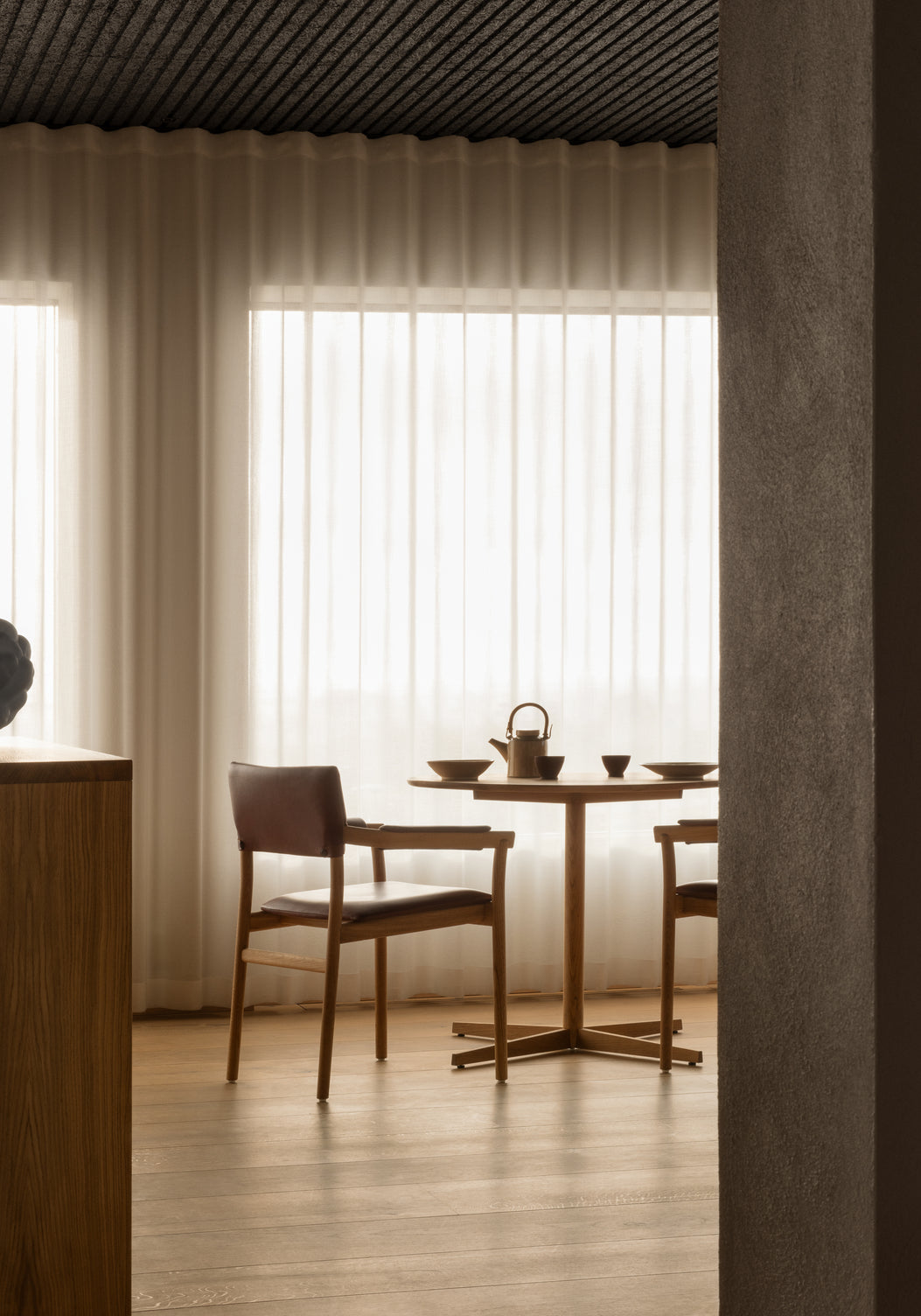 Tak Pedestal Table