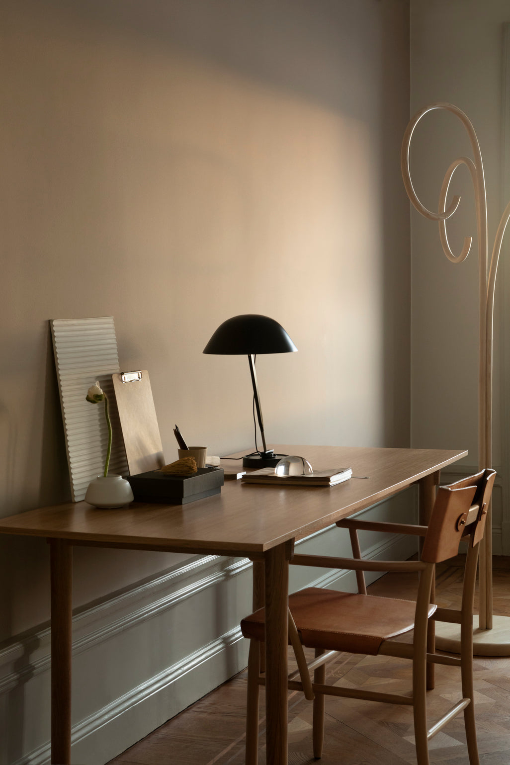 Loop Clothes Stand