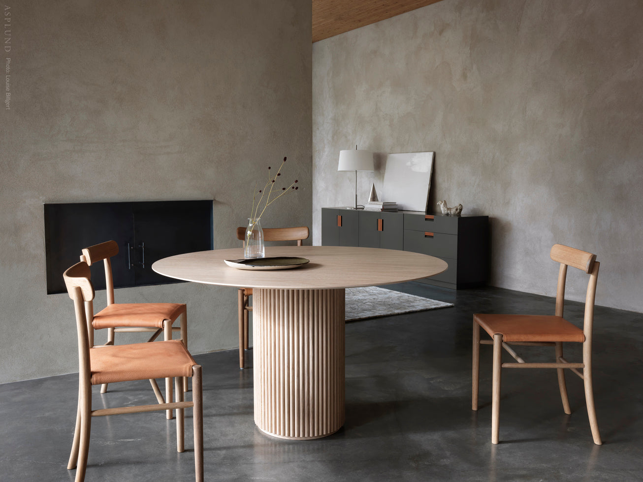 Designed by Anya Sebton and Eva Lilja Löwenhielm 2018.  Round table with base in solid oak or ash panels. Top in veneer with a solid oak edge in the same color as the base. Available in multiple color options. 